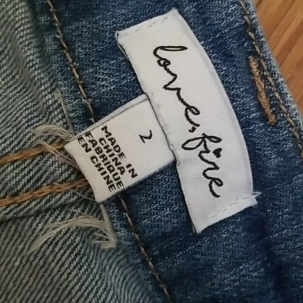 Love,‎ fire distressed skit size 2